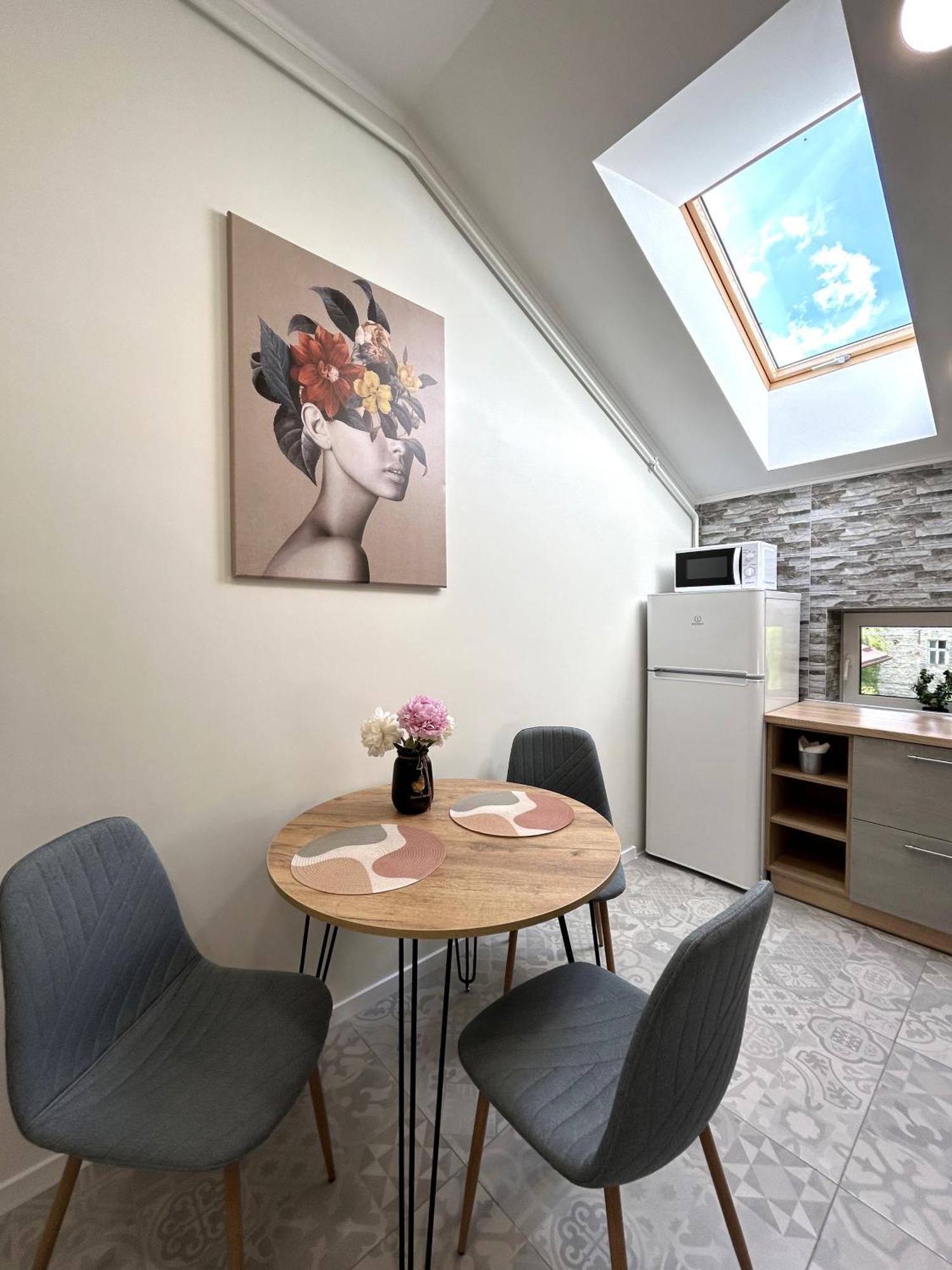 Modern Apartment, 5Mins To Rynok Square Lviv Bagian luar foto