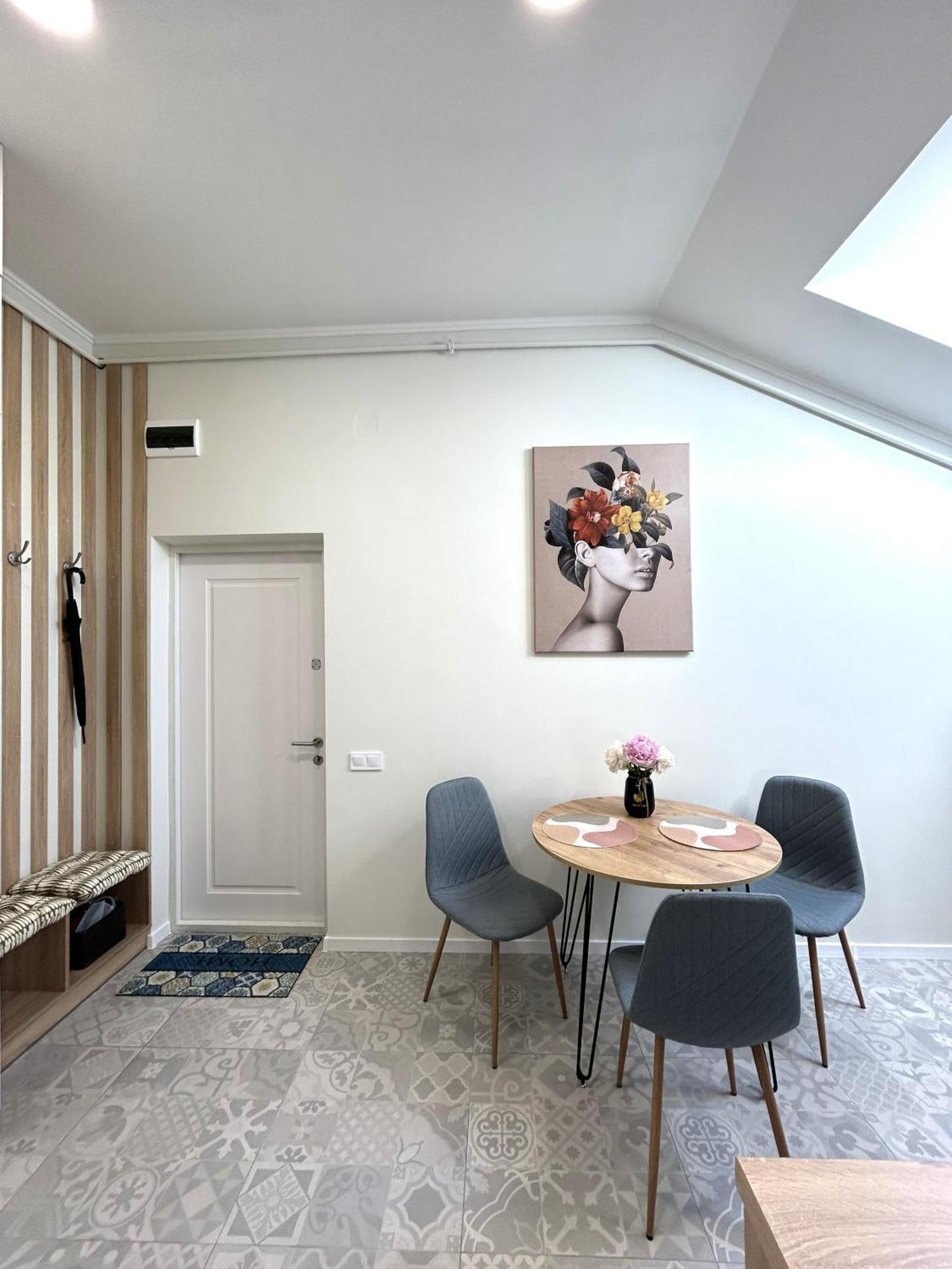 Modern Apartment, 5Mins To Rynok Square Lviv Bagian luar foto