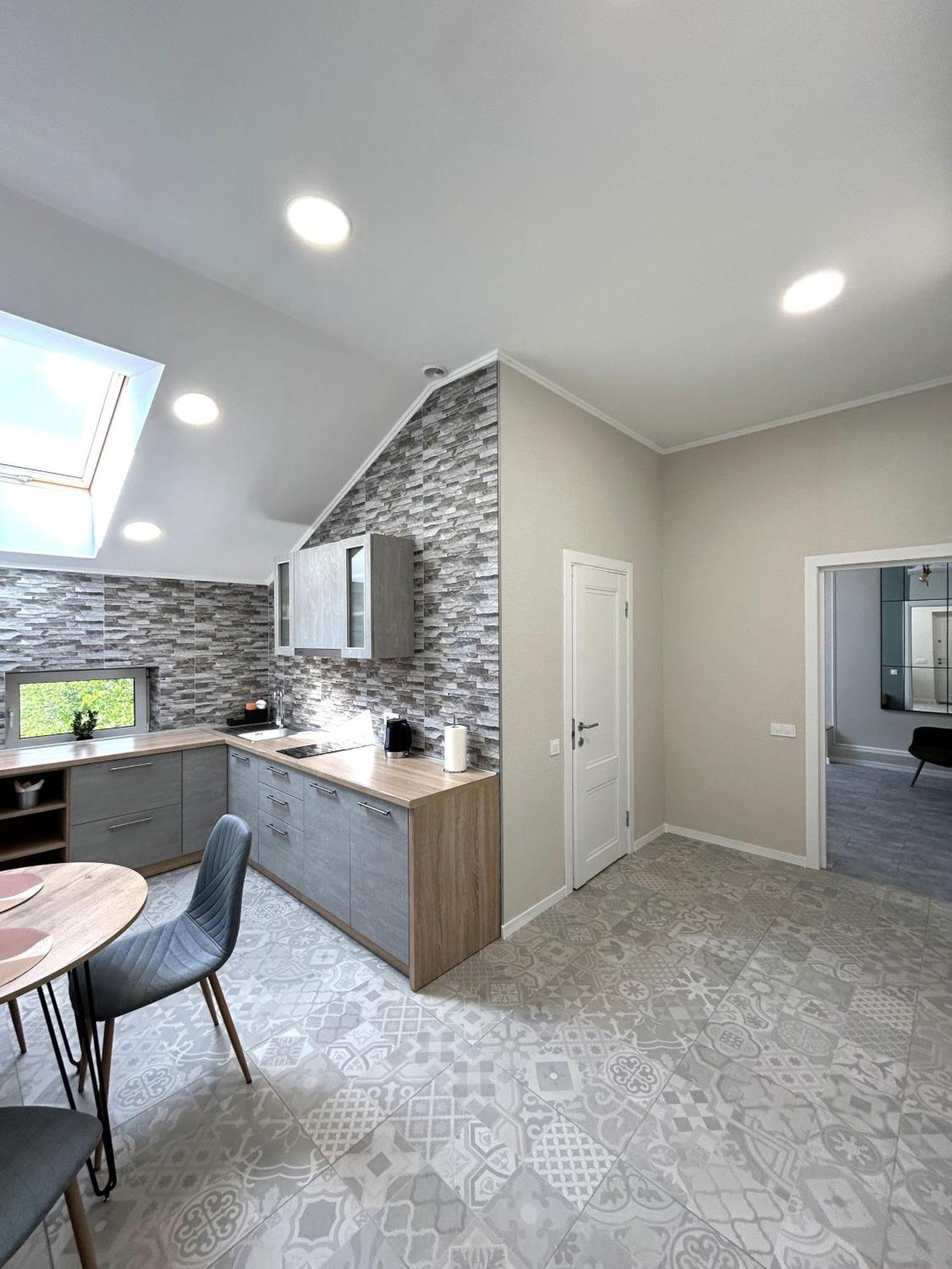 Modern Apartment, 5Mins To Rynok Square Lviv Bagian luar foto