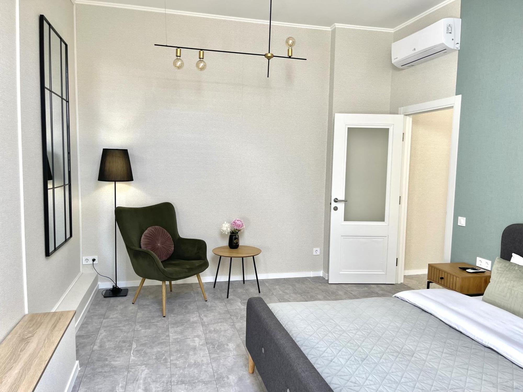 Modern Apartment, 5Mins To Rynok Square Lviv Bagian luar foto